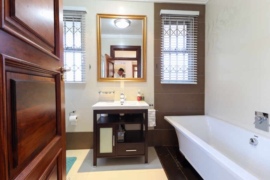 4 Bedroom Property for Sale in Heuwelsig Free State